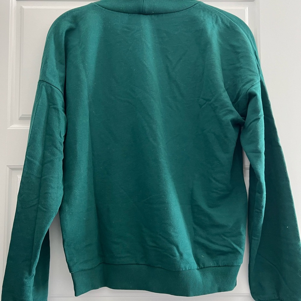 H&M Divided Brand Sweater. Size: Small Color: Green - Picture 5 of 5